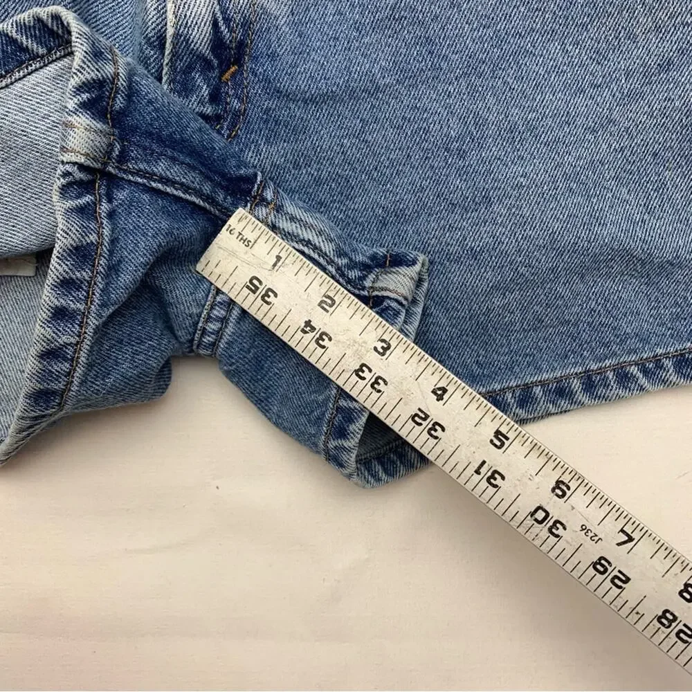 Levi's y2k denim size 9 Jr 29 Classic Blue Jean Shorts for Women high